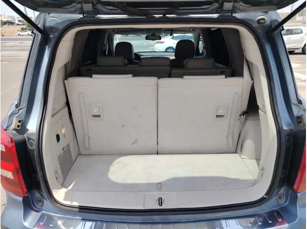 Car image 26