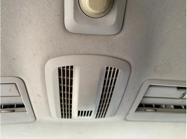 Car image 26