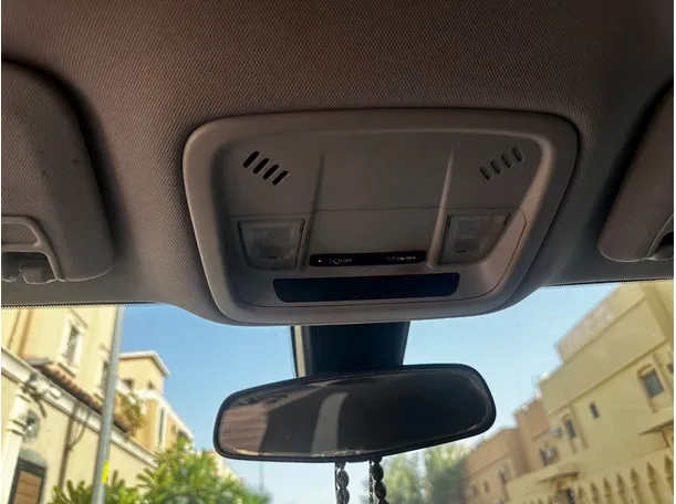 Car image 24