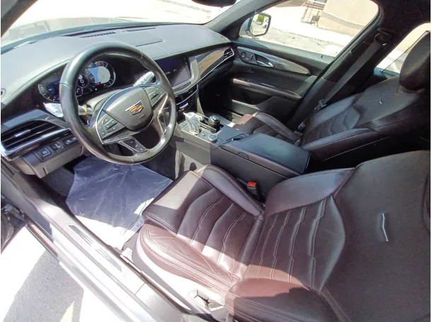 Car image 11
