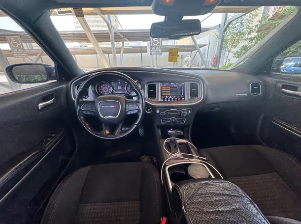 Car image 15