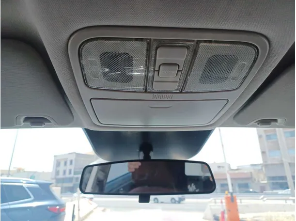 Car image 21