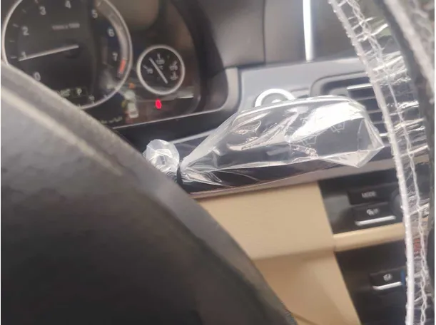 Car image 37