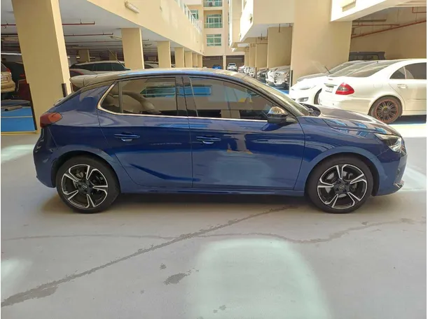 Car image 8