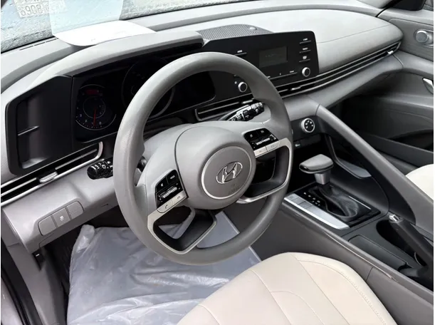 Car image 8