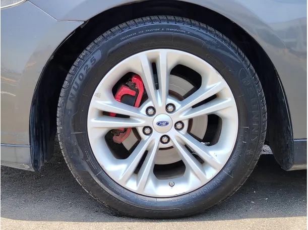 Car image 10