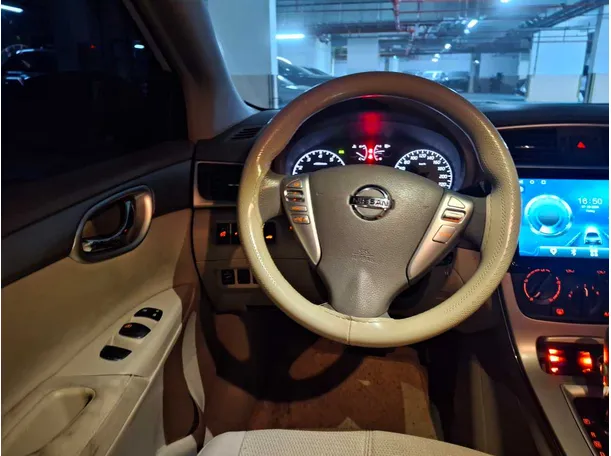 Car image 14