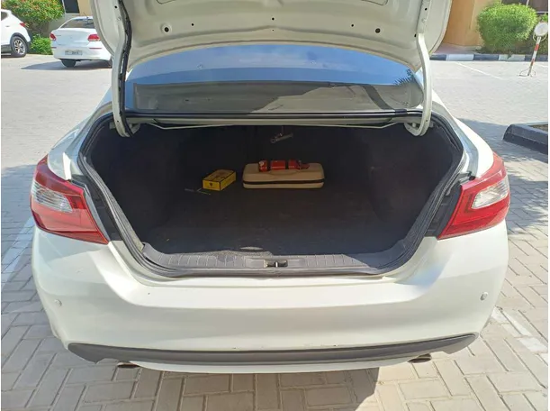 Car image 20