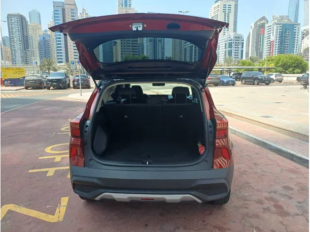 Car image 19