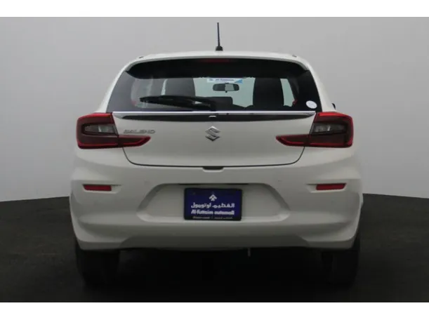 Car image 12