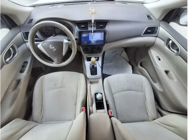 Car image 14