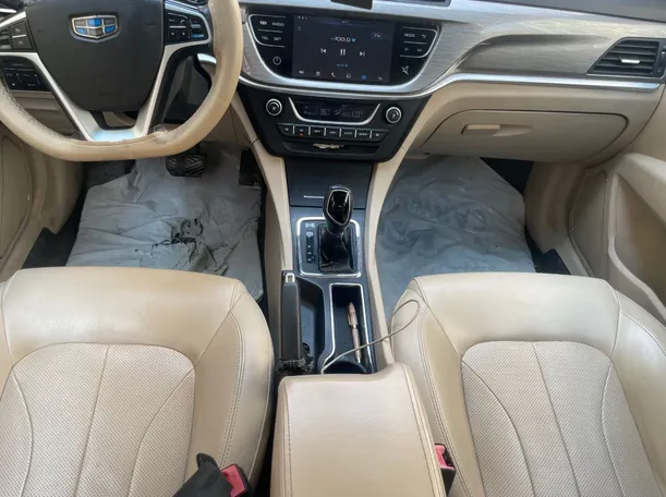 Car image 18