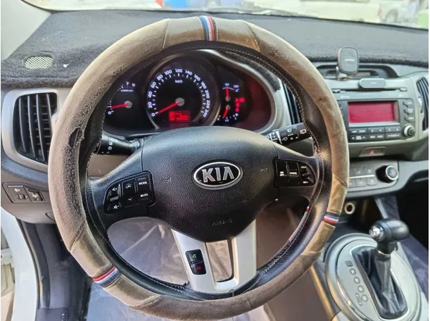 Car image 23
