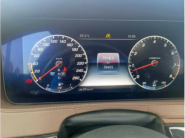 Car image 28