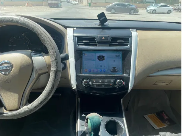 Car image 19