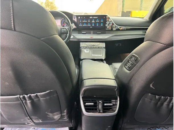 Car image 23