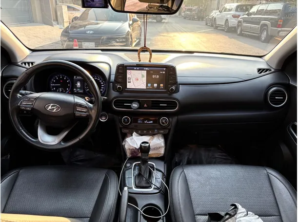 Car image 18