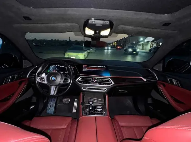 Car image 15