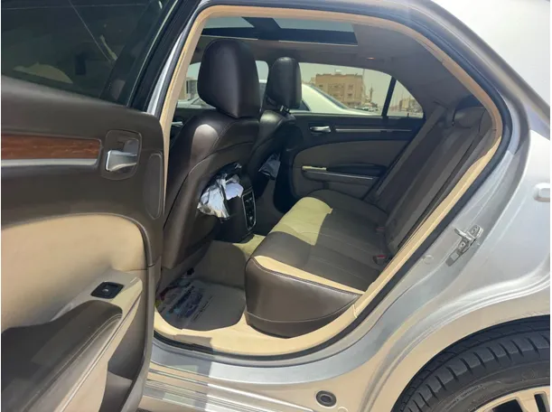 Car image 13