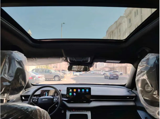 Car image 18
