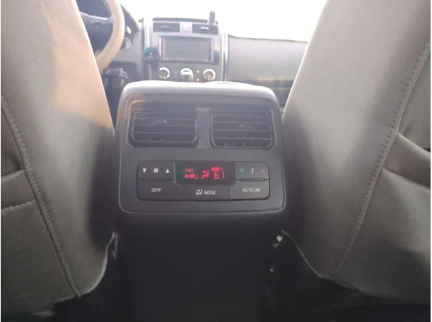 Car image 27