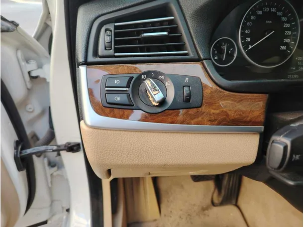 Car image 38