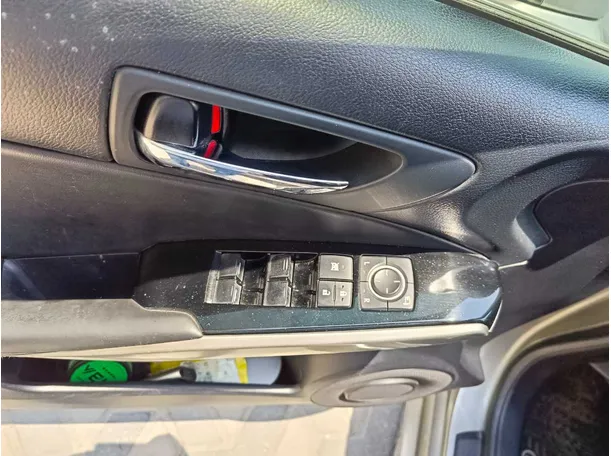 Car image 33