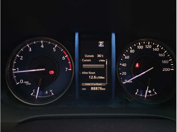 Car image 18