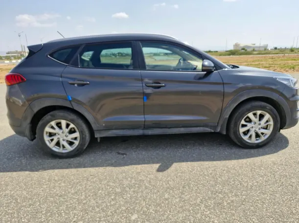 Car image 9
