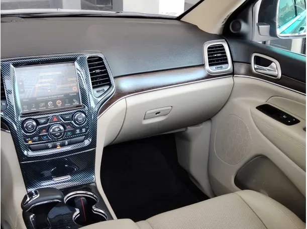 Car image 32