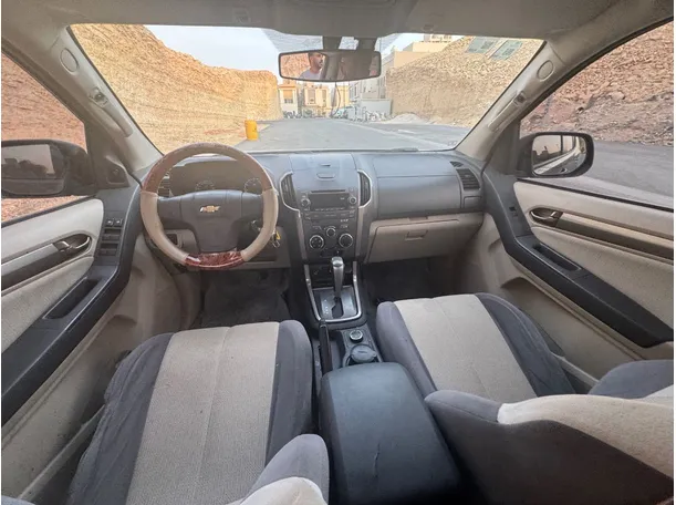 Car image 15