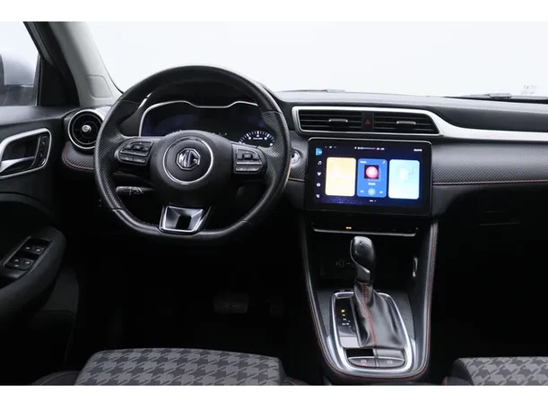 Car image 15