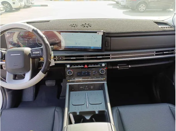Car image 16