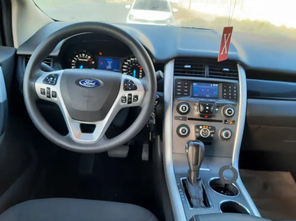 Car image 15