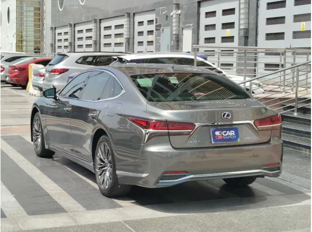 Car image 7
