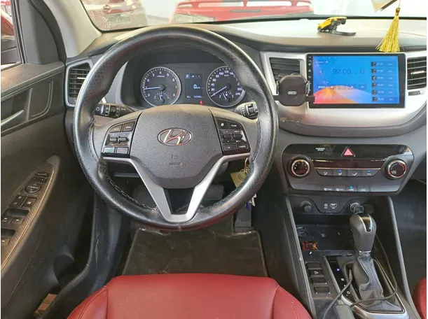 Car image 16
