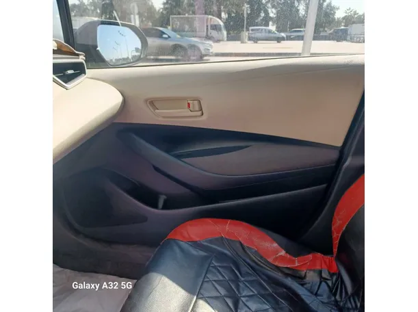 Car image 24