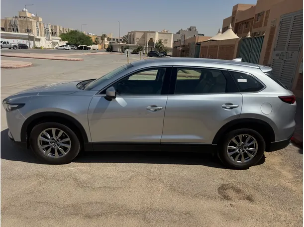 Car image 8