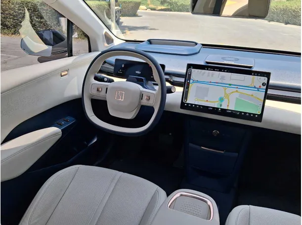 Car image 16