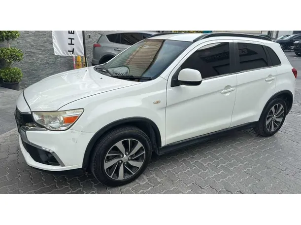 2017 ميتسوبيشي ASX في الإمارات