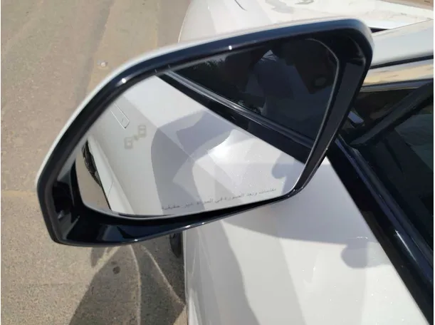 Car image 29