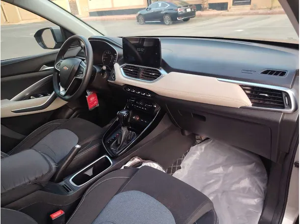 Car image 14