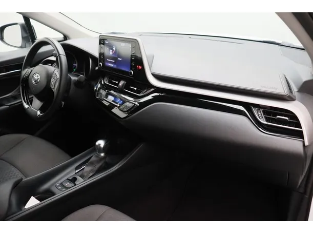 Car image 10
