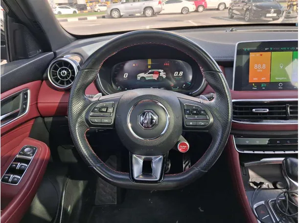 Car image 17
