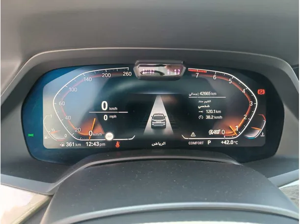 Car image 19