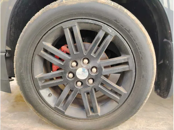 Car image 10