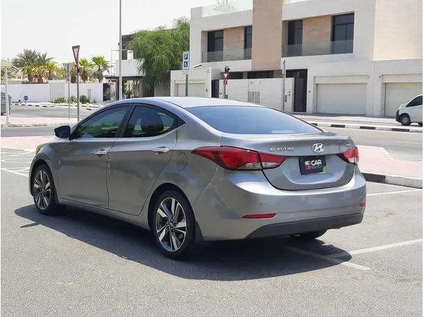 Car image 5
