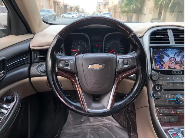 Car image 17