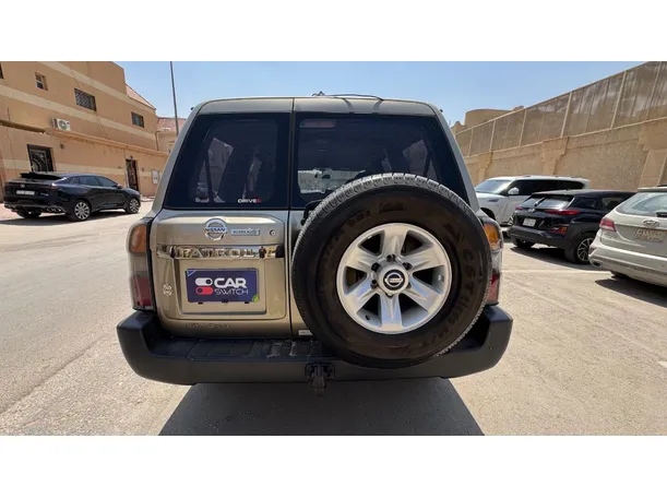 Car image 6