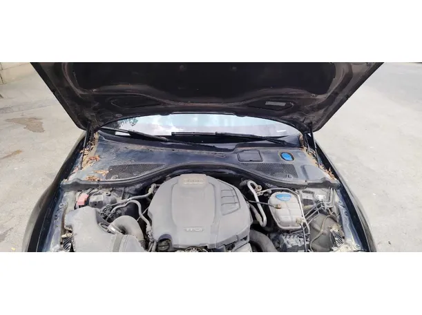 Car image 30